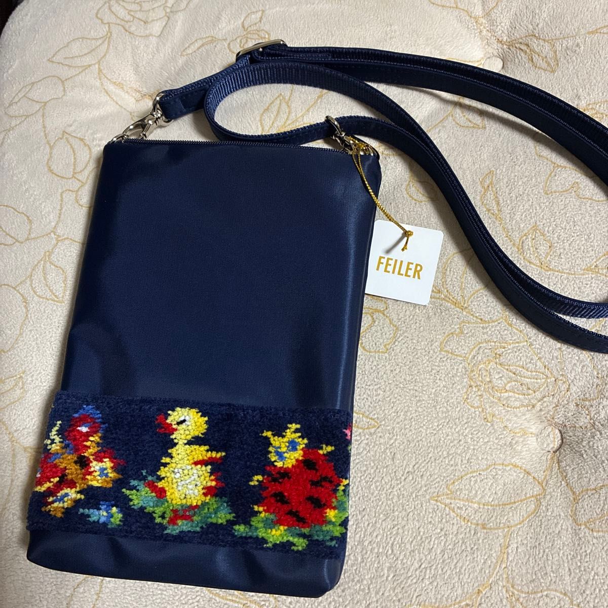 フェイラー ハイジ 学校フェイラースマホショルダー 新品未使用｜Yahoo