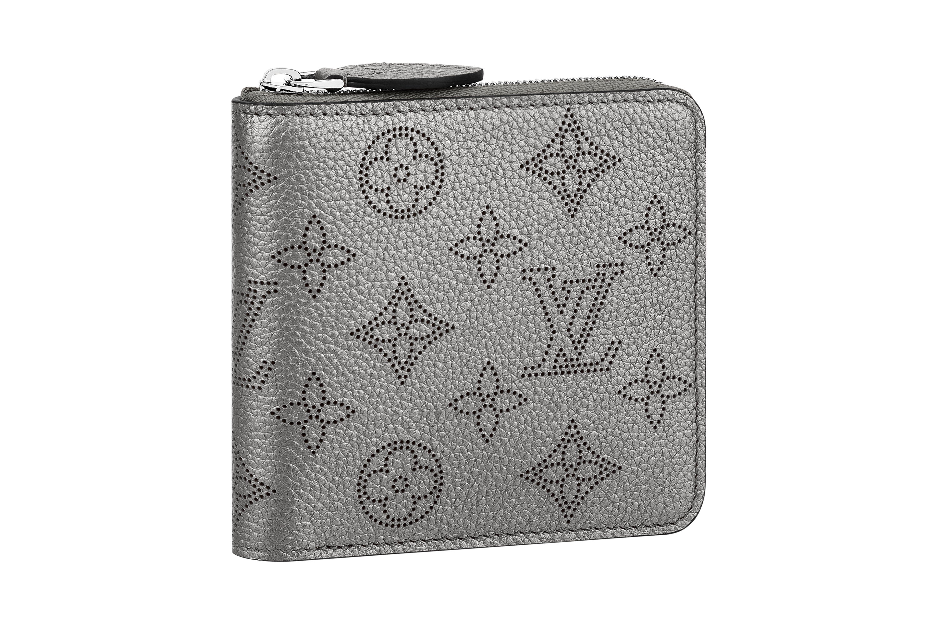 ルイ・ヴィトン】一粒万倍日にメタリックカラーの新作財布で運気アップ