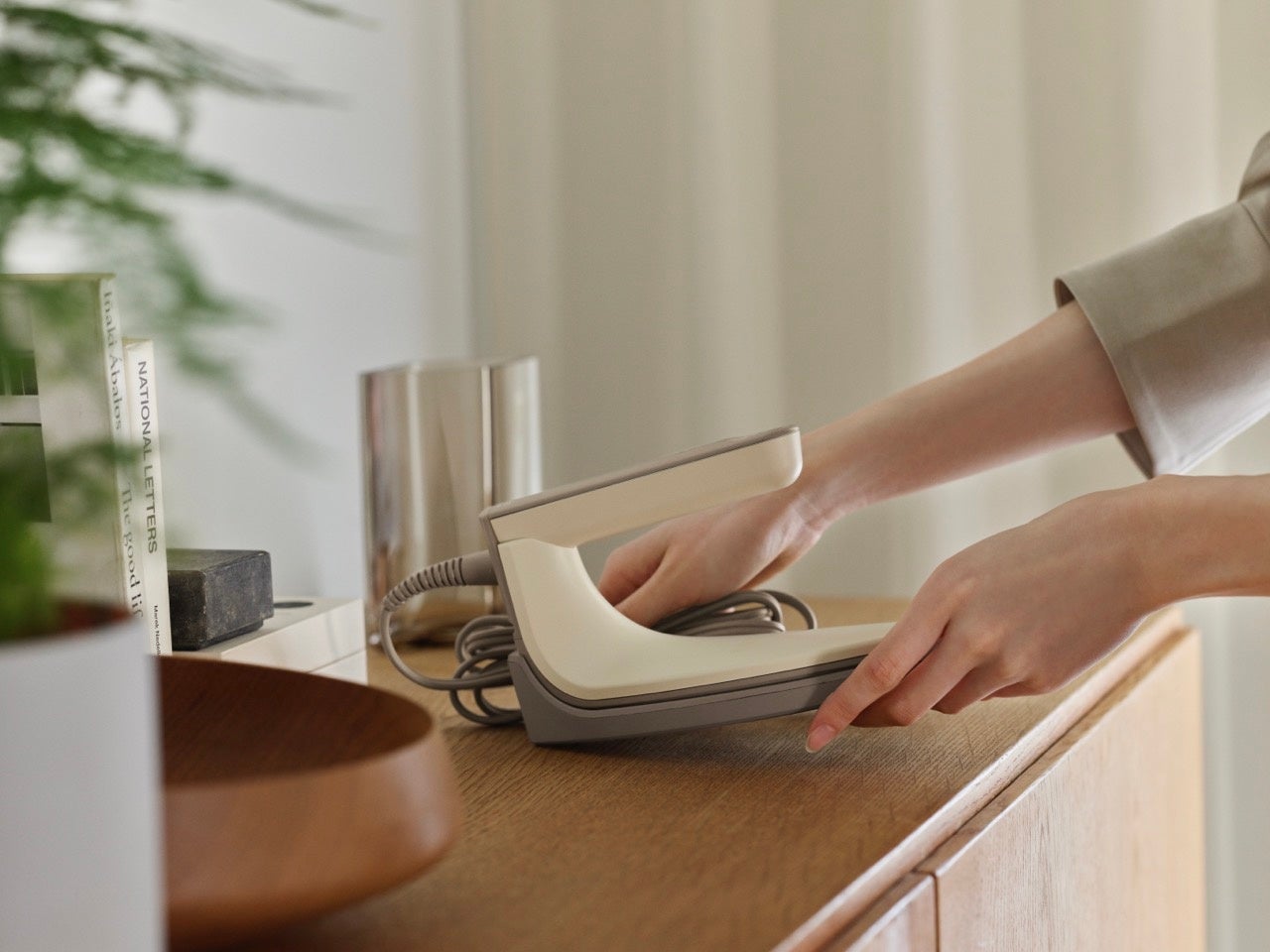 電源ONから10秒でスタート！ 未来型アイロン『abien DRY IRON』誕生